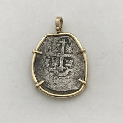 14K pendant with eardrop shaped shipwreck Piece of 8 